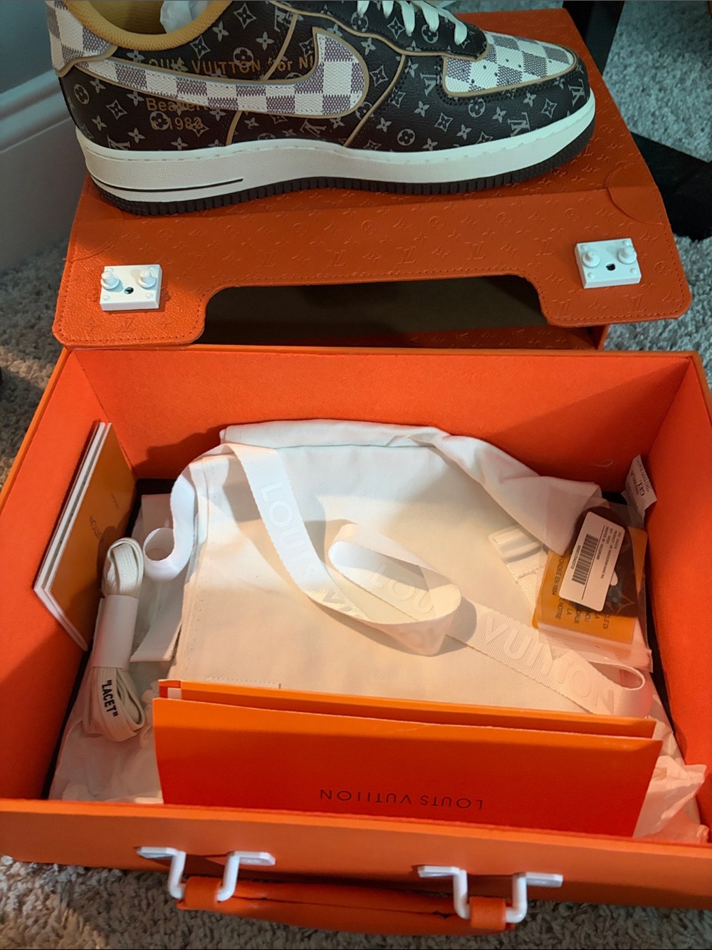 Louis Vuitton Nike Men’s Monogram & Checkerboard Low-Top Sneakers - Picture 12 of 13